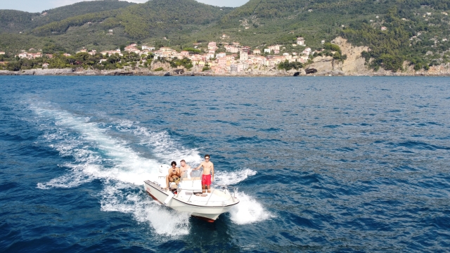 Paseo en barco a Cinque Terre 