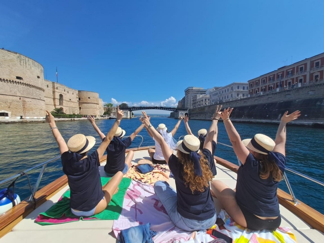  Excursión en barco a Taranto 