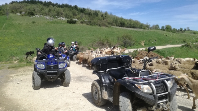 Cuatrimoto biplaza en el Valle de Giumentina