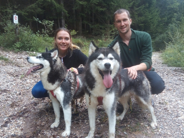  Nuestros queridos clientes con nuestro husky 