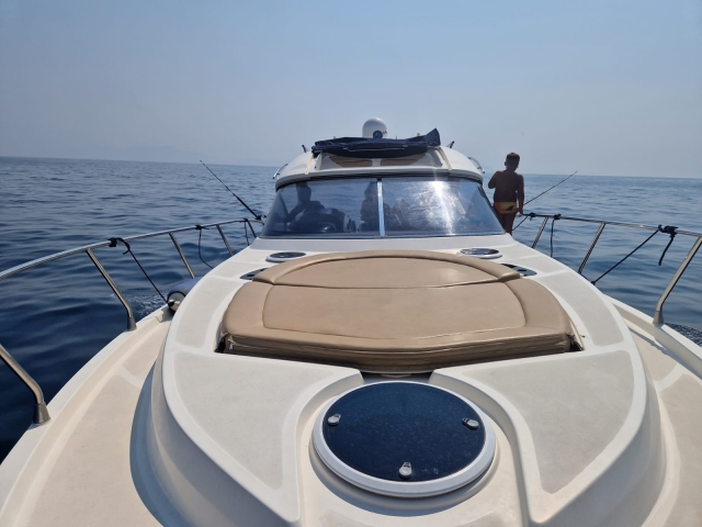  A bordo cerca de Capri 