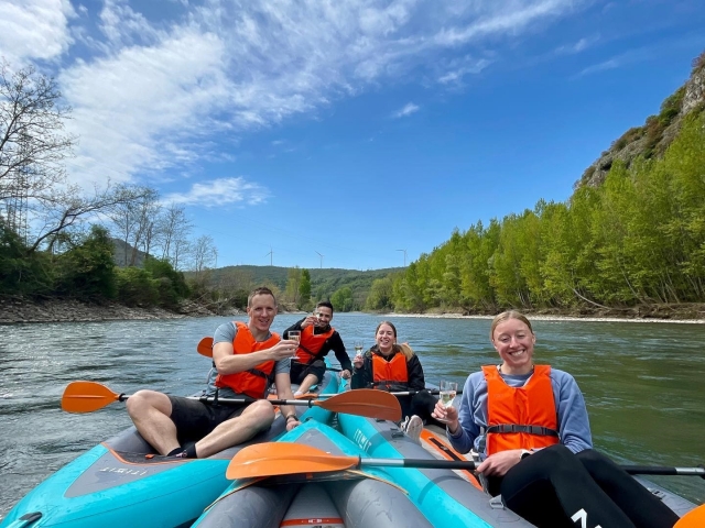  Rafting en compañía 