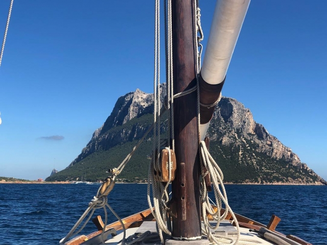  A bordo en las aguas de Sassari 