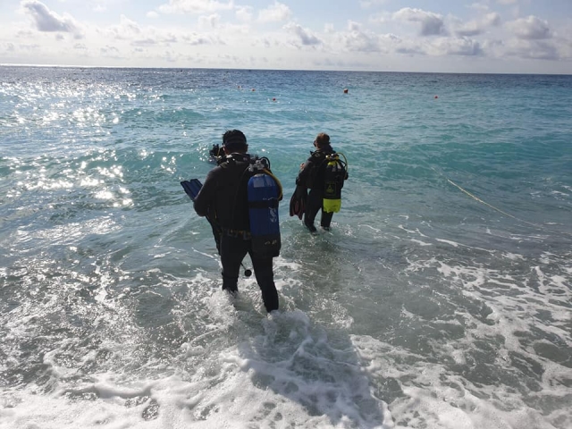  Listos para el bautismo del mar 