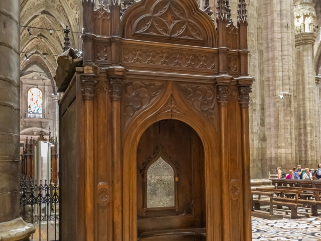  Confesionario de madera 