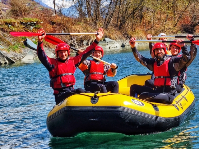  Diversión con amigos en el río Adda 