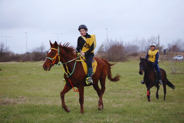  Cabalgando en el Parque Sacrofano 
