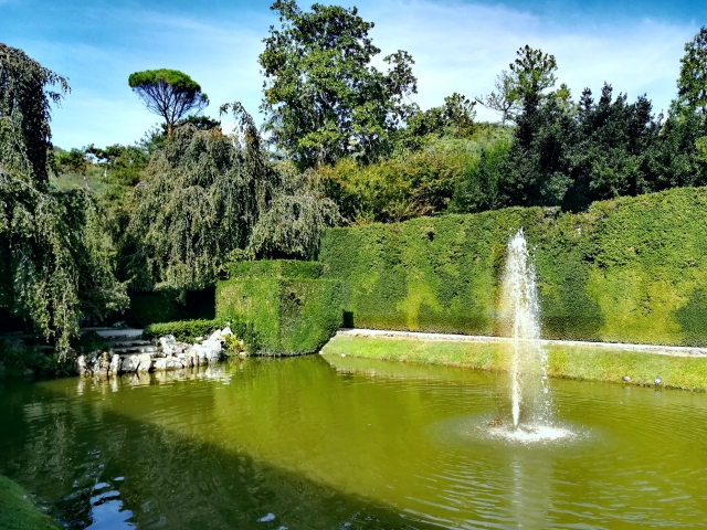  Fuenle en el jardín 