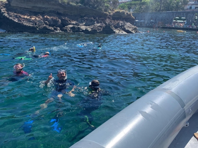  Nadar en el mar de Nápoles 