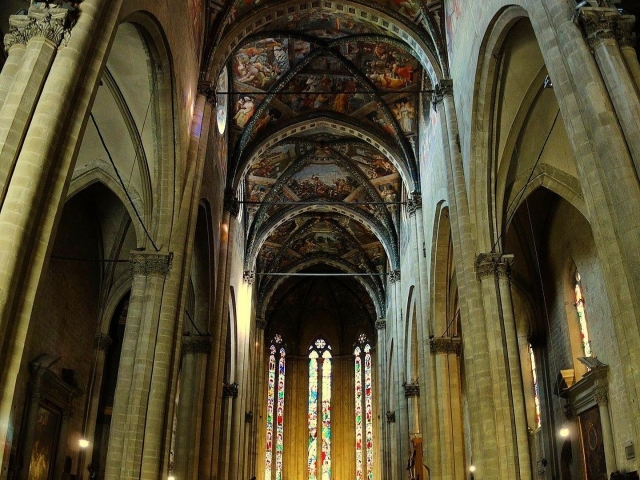  Interior de la iglesia 