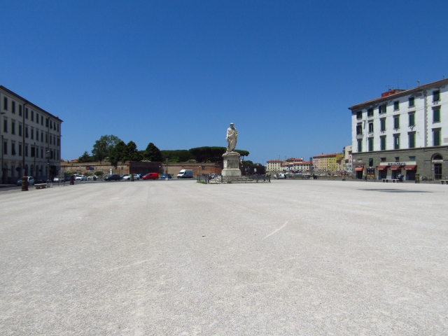  Plaza Livorno 