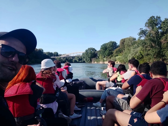  Rafting en grupo 