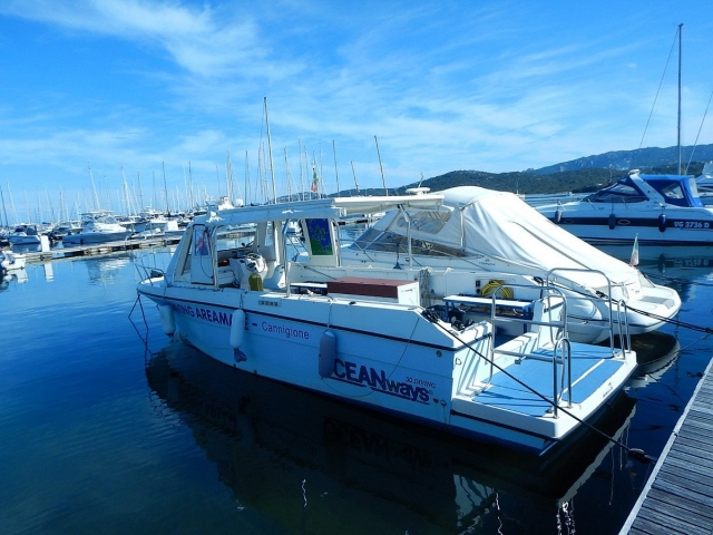 El barco de excursión