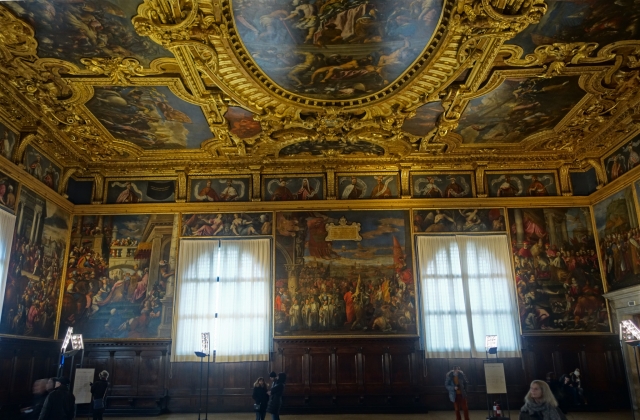  Interior del Palacio Ducal 