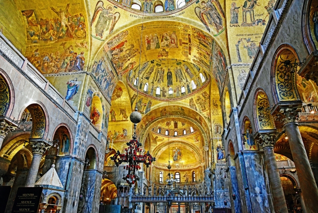  Interior de San Marcos 