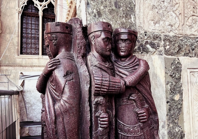  Estatuas de la catedral 