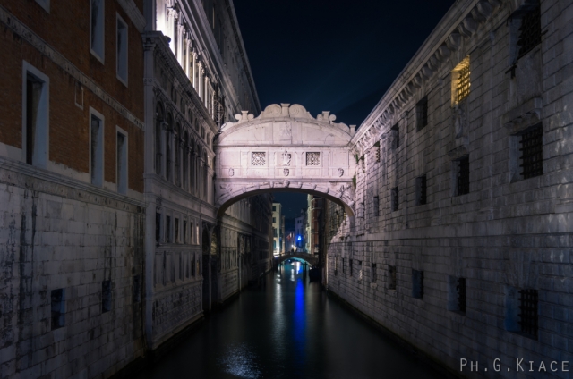 Rialto de noche