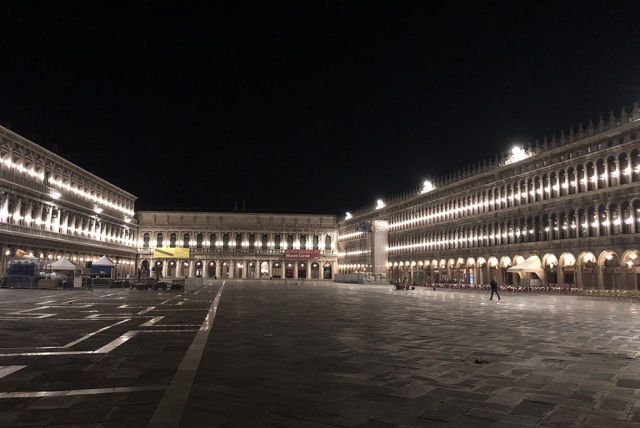  San Marcos de noche 
