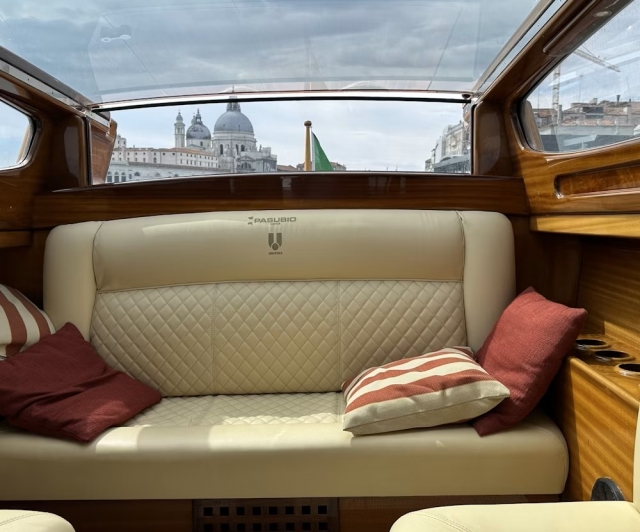  Taxi interior 