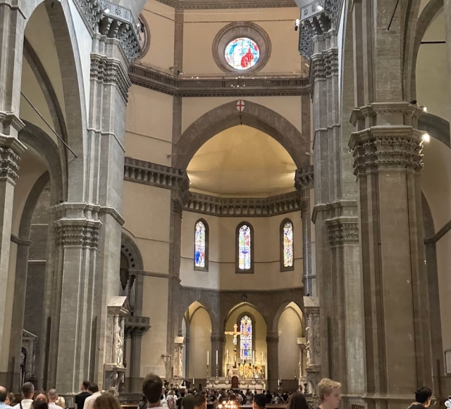  Interior de la catedral 
