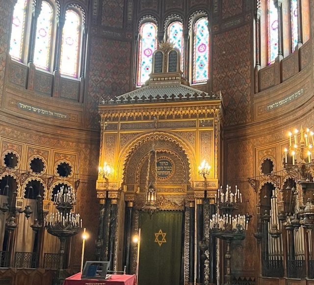  Interior de la Sinagoga 