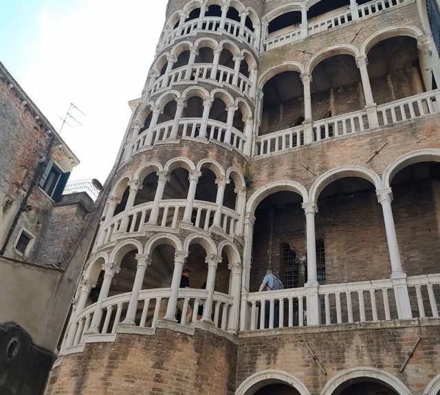  Exterior Escalera Contarini 