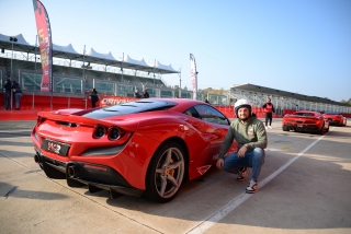 2 vueltas del Ferrari 458 en el Autódromo Pista Salentina