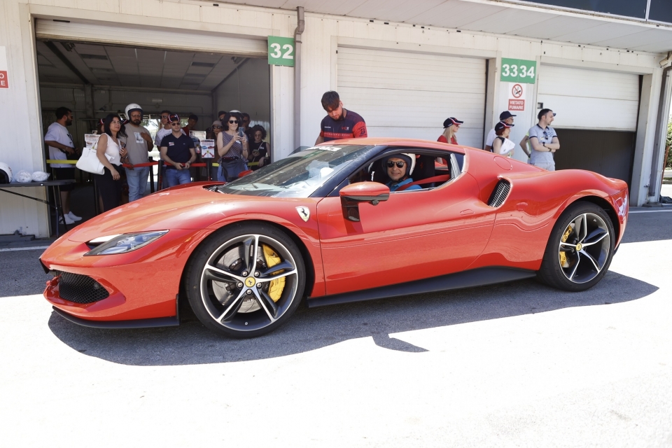  Ferrari 458 2 