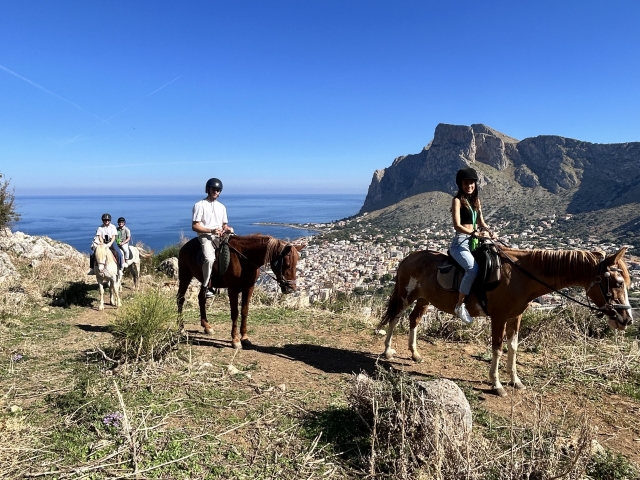  Paseo a caballo por la naturaleza en Sferracavallo