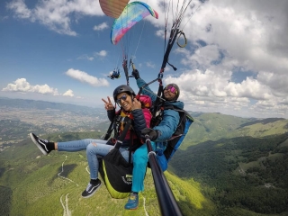 Vuelo en parapente+foto y vídeo Jardines de Ninfa 20m