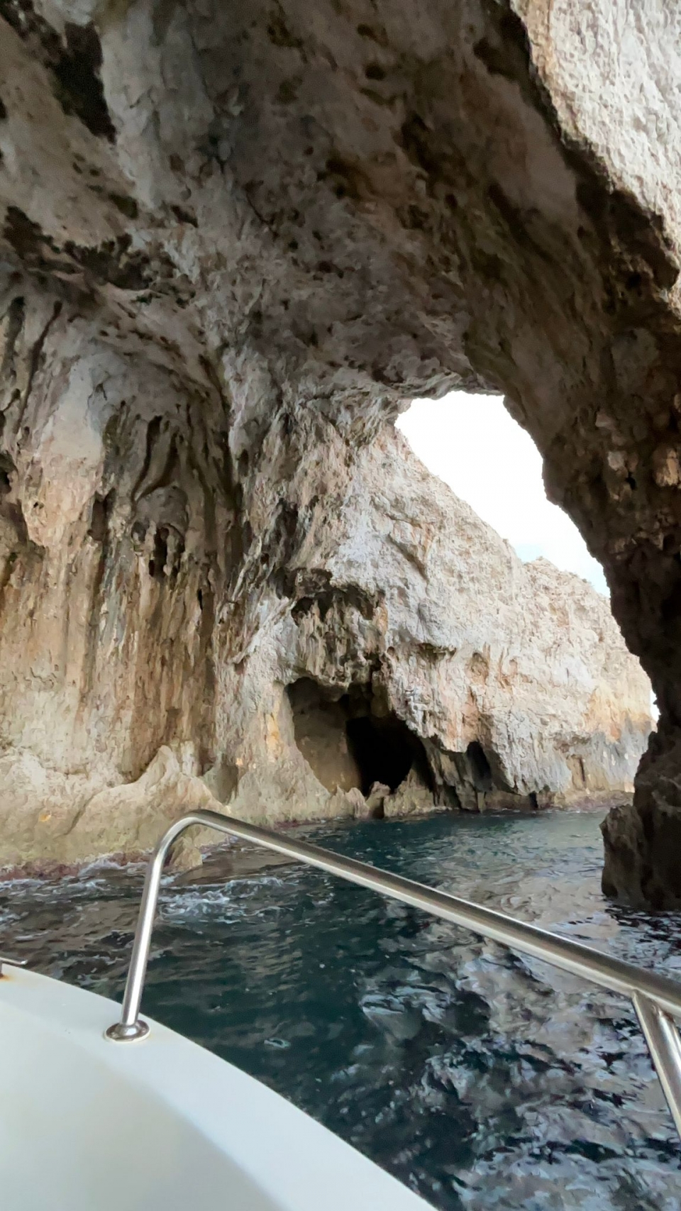 Gruta del Canal o Arco 