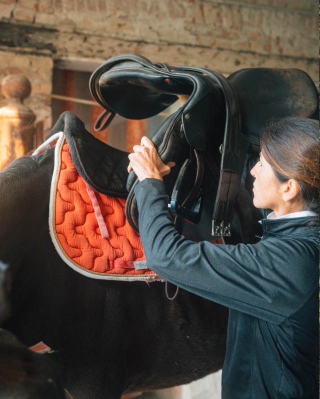 Preparando el caballo 