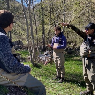 Día de pesca en Val di Chisone 8 horas con almuerzo.