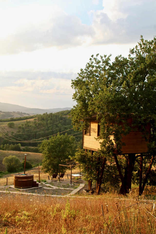 Noche en la casa del árbol para dos en Maremma