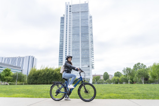 Renta diario de bicicletas eléctricas en Turín, 10 horas.