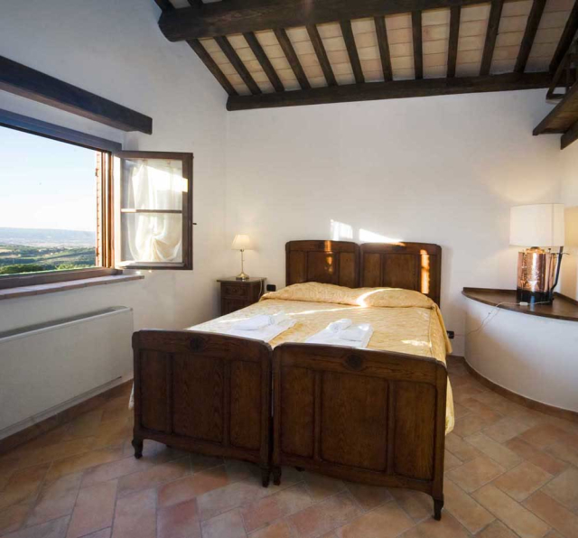 Spa y prosecco para cuatro amigos en un departamento de tres habitaciones en Montefiascone