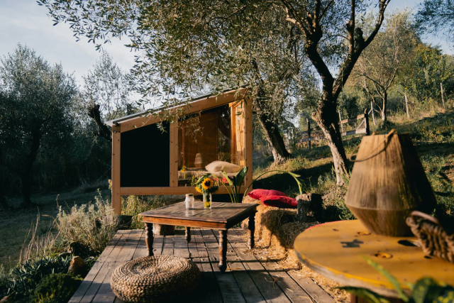  La terraza con la mesa en el Valle de Treja 