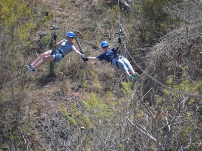 Tour Circuito de 12 Tirolesas en el pueblo Veranos