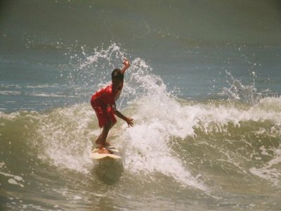 Clase de surf 80 minutos en Playa Diamante