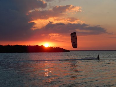 Clase kiteboarding 3 horas compartida en Cancún