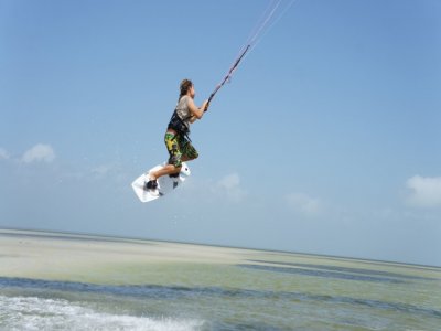 2h Aula de Kiteboarding Avançado com equipamento Cancún