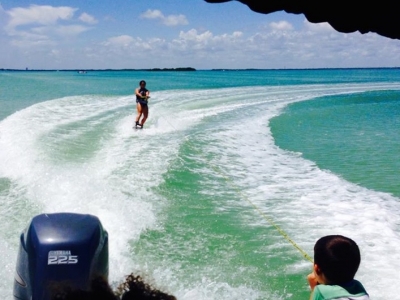 Paseo privado barco 6h,snorkel y wakeboard Cancún