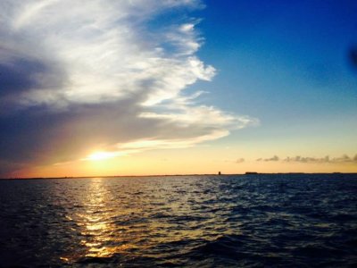 Paseo privado de 3h en lancha al atardecer Cancún