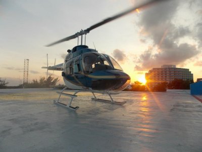 Passeio de helicóptero até Tulum para 5 pessoas e passeio