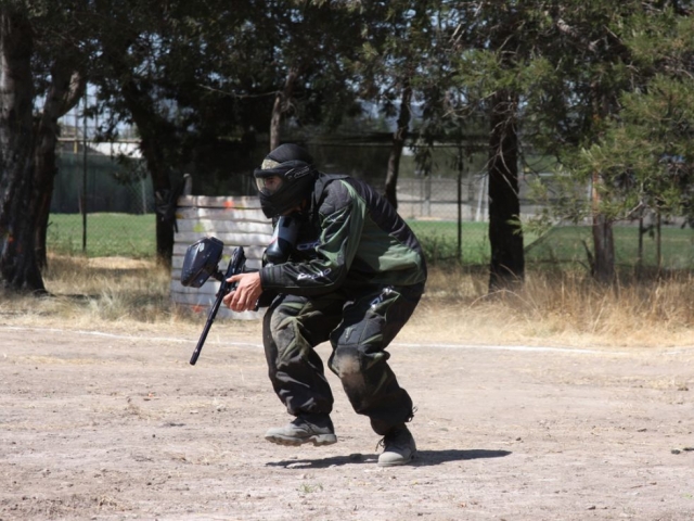 Al descubierto en mitad del campo