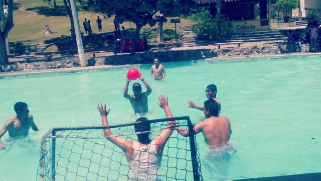  Taking the opportunity to play in the pool 