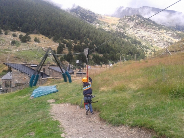  Freiner au bout de la tyrolienne 