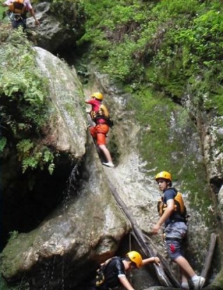  Canyoning 