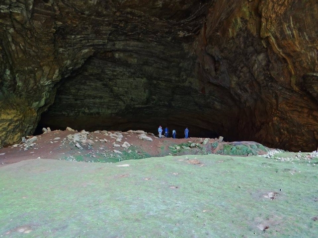Las cuevas que explorar