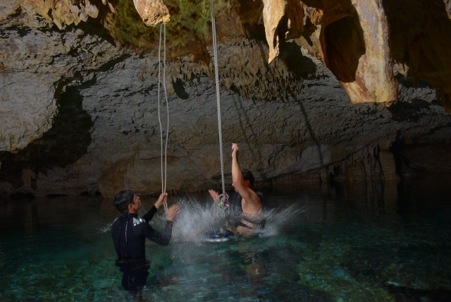 descenso en cueva